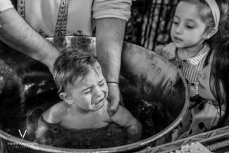 Φωτογράφιση βάπτισης - Γιάννης Βαρδαξόγλου - Φωτογραφία